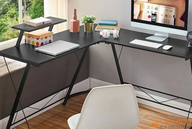8 mẫu bàn làm việc màu đen phong cách và cá tính