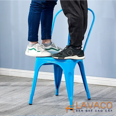 Ghế tolix lưng cao có độ bền cao, phù hợp với không gian kinh doanh