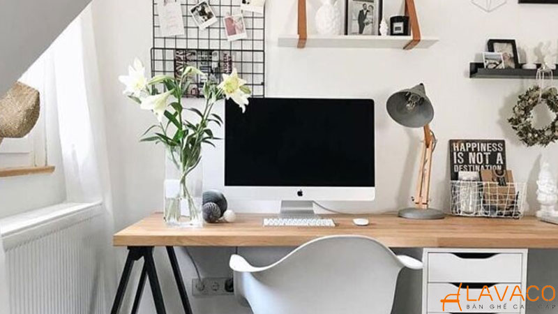 Mệnh thủy để gì trên bàn làm việc để thu hút may mắn và tài lộc?