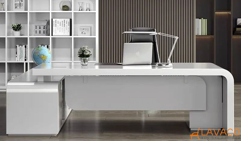 Bàn làm việc bằng kim loại sơn tĩnh điện.