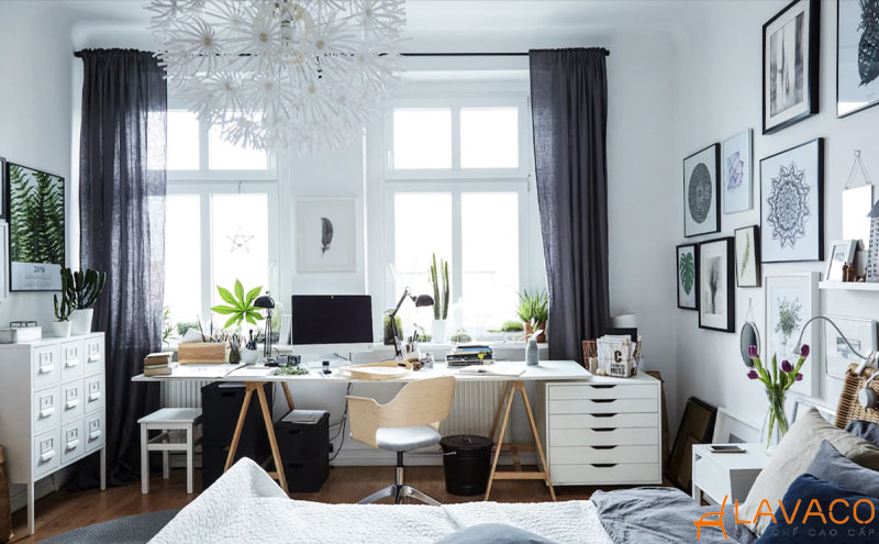 Không quay lưng trực tiếp ra cửa sổ