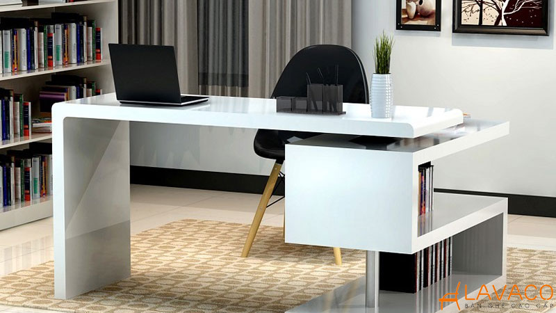 Trang trí bàn làm việc nhỏ cho người mệnh Hỏa.