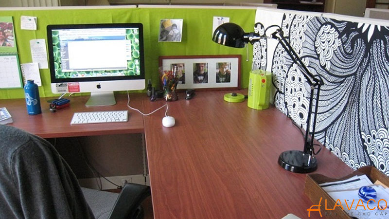 Trang trí bàn làm việc ở văn phòng phong cách cá nhân hoá