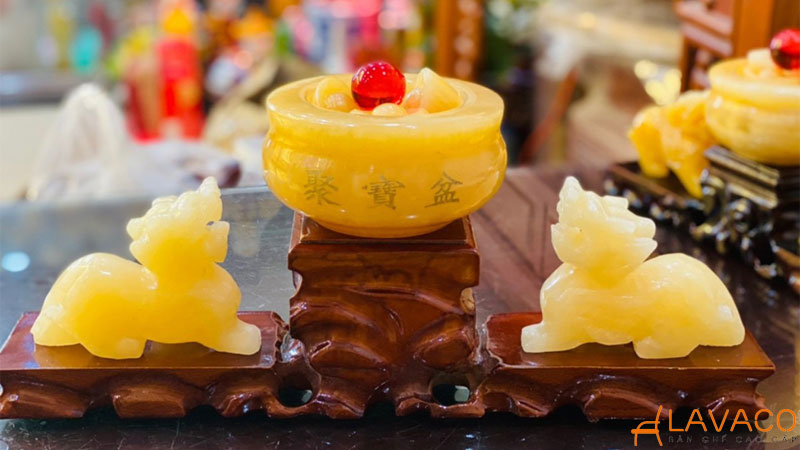 Trang trí cho giám đốc mệnh Kim