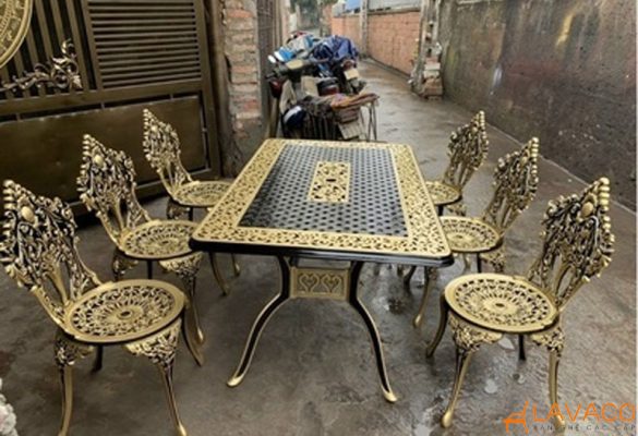 Bàn ghế nhôm đúc thanh lý