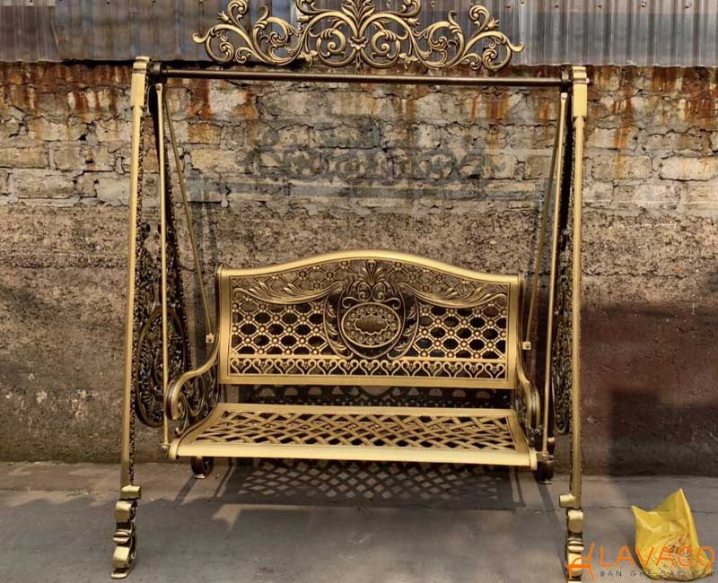 Xích đu nhôm đúc hoa văn cổ điển