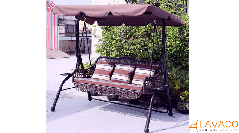 Xích đu sân thượng có mái che