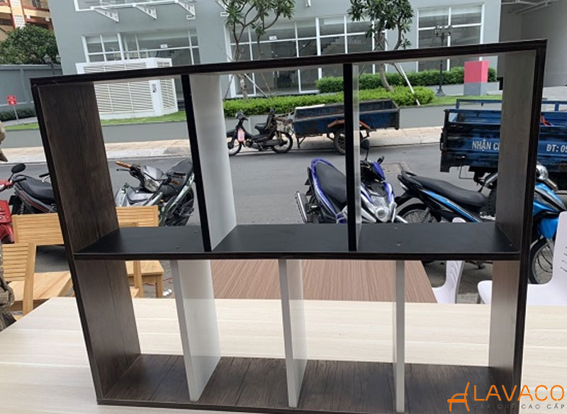 Kệ sách treo tường thanh lý