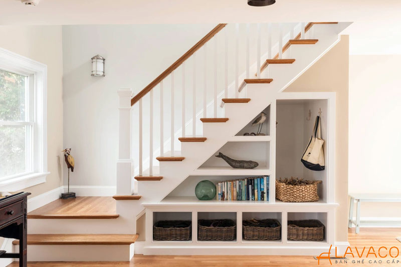 Kệ tận dụng không gian dưới gầm cầu thang